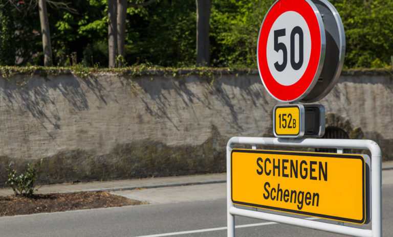 Schengen-avtalen må sies opp
