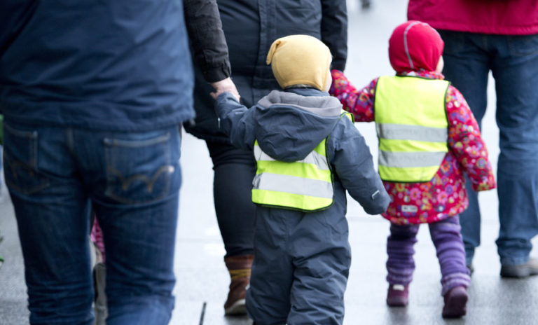 Etterlyser bedre tilsyn i norske barnehager